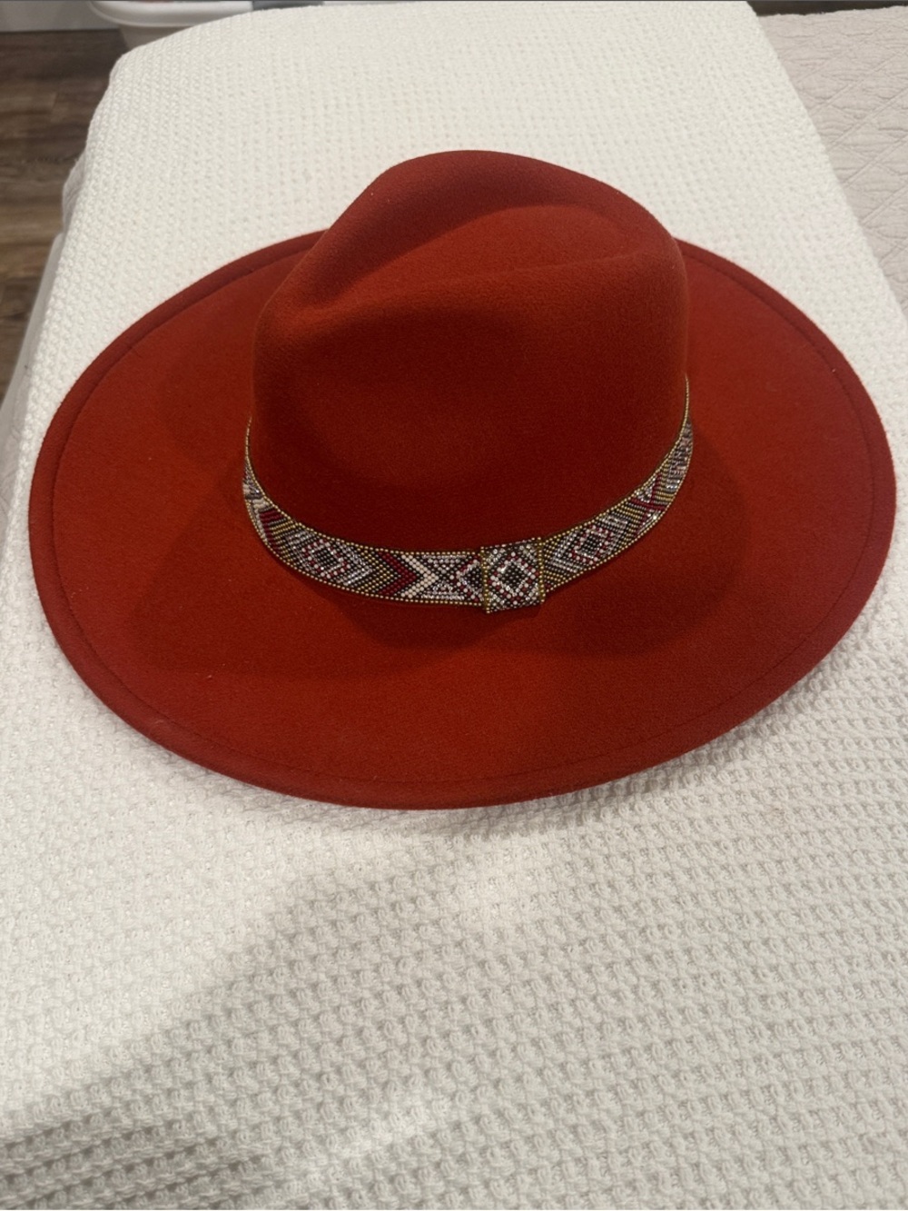 Womens Wide-Brim Felt Fedora Hat in Rust with Beaded Band